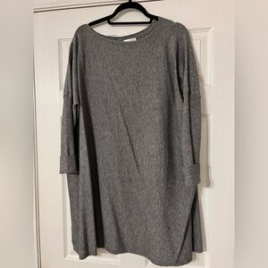 Vestique Gray Long Sleeve Crew Neck Sweater Dress
